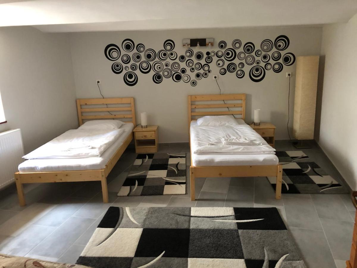 Ferienwohnung Rigo Lak Miskolc Exterior foto